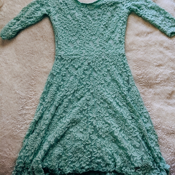 LACE DRESS - Picture 3 of 3